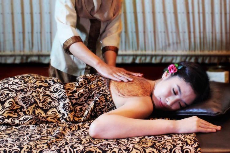 SPA Panggilan 24 Jam Kota Makassar (Putri-SPA). Putri Spa adalah sebuah komunitas jasa kebugaran online dengan pelayanan door to door, mempunyai misi untuk membantu kebugaran customer. Ada bermacam -macam jasa pelayanan di Putri Spamulai dari pijat panggilan tradisional, massage full body, teraphis kesehatan, dan